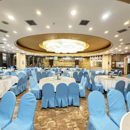 Hualian Hotel (Lanzhou University Branch)