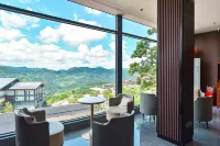 Xiyue Xijiang Hotel (Qianhu Miaozhai West Gate Tourist Service Center)