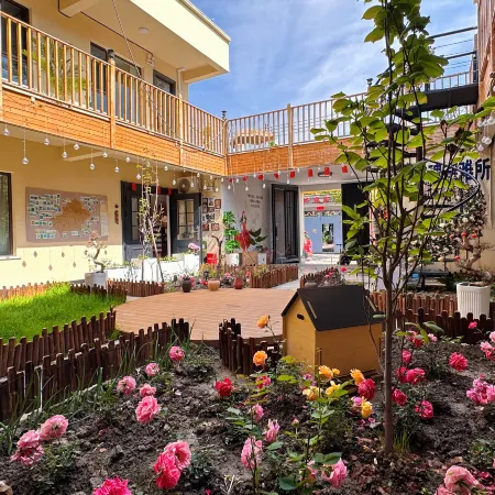 Yining Liubai Village Homestay