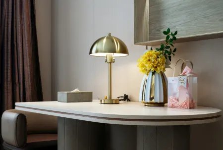 Echarm Plus Hotel (Guangzhou Beijing Road Pedestrian Street Dafogu Temple) Отели рядом с достопримечательностью «Jinan University Shaw Sports Complex»