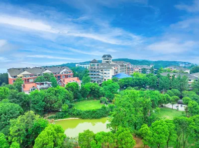 重慶東方山水假日飯店 天空之城露營地附近的飯店