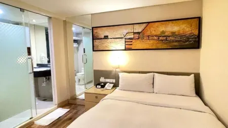 Delton Hotel Отели рядом с достопримечательностью «National Kaohsiung Center for the Arts-Weiwuying»