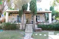 Asma Han Alacati Hotels near Clup baba