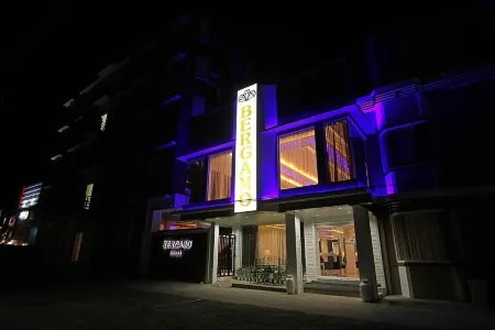 Bergamo Hotel Lingayen Отели в г. Багаллон
