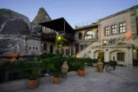 Harman Cave Hotel