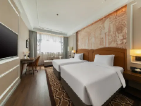 Vienna International Hotel (Daocheng Aden Scenic Area)