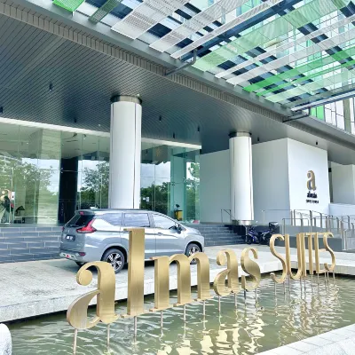 Almas Suites Puteri Harbour by Stayrene Hotel berhampiran Puteri Harbour International Ferry Terminal