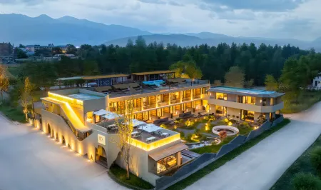 Nayin Homestay Отели рядом с достопримечательностью «Nalati Raspberry Town»