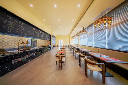 ADVENTURE PARK RESORTS JI'AN Отели рядом с достопримечательностью «Ji'an Child Normal College»