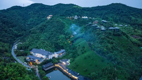 Hentique Resort Anji in Anji