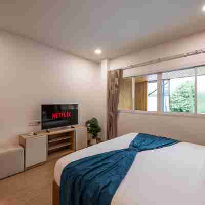 VivaDeva ,Luxury Pool Villa In Nimman 4BR Walk to MAYA MALL Rooms