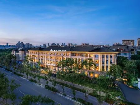 HEALINGMIND HOTEL Отели рядом с достопримечательностью «Kunming University of Science and Technology Oxbridge College»
