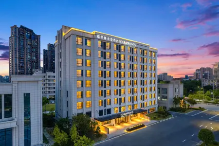 Four Points By Sheraton Ji'an Отели рядом с достопримечательностью «Ji'an Child Normal College»