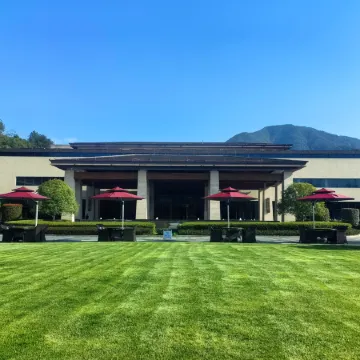Nine Cloud Homestead Resort Hotel