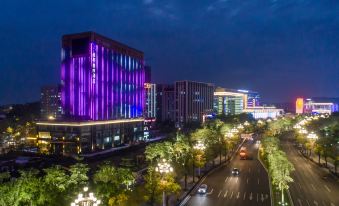 Guangzhou Headquarters International Hotel (Science Town Science Plaza Xiangang Subway Station)