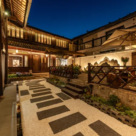 Dayan Pavilion FLOWER Garden Homestay (Lijiang Ancient City Mufu Branch)