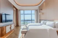 Huazhou Huaxun Wyndham Hotel