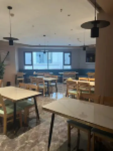 Aike Esports Hotel (Shapingba Railway Station Jinsan Tianjie Store)