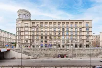 Lumina Charming 3-room apartment in the center of Warsaw