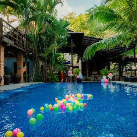River Nest Hostel