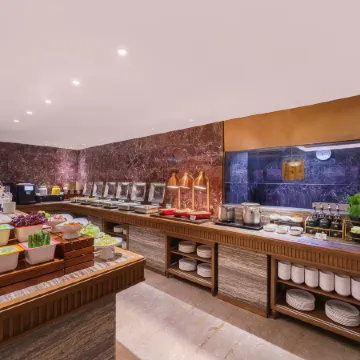 Mercure Shijiazhuang East Zhongshan Road Отели рядом с достопримечательностью «Чанган»