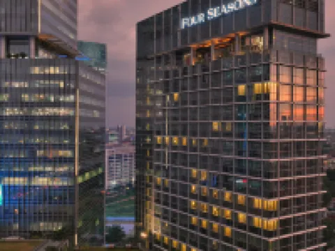 フォーシーズンズ ホテル ジャカルタ ジャカルタのホテル