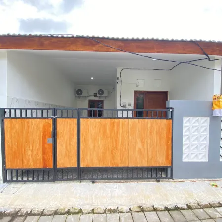 Private Room In Bali Near Sanur Beach Отели рядом с достопримечательностью «Пляж Пенджембак»
