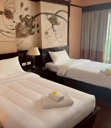 ห้องเตียงคู่ พิเศษชำระหน้าโรงแรม จ-พฤ