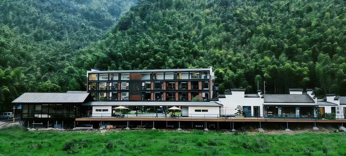 Lanyu Creek Resort Hotels in Jing County