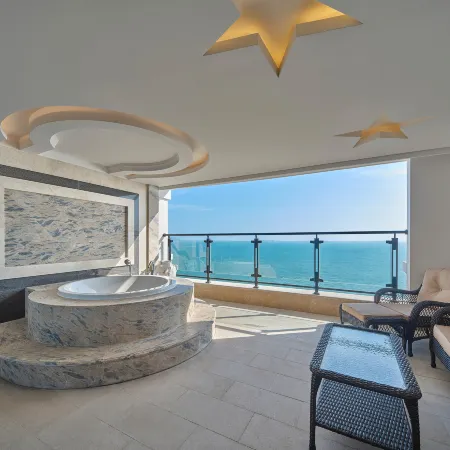 DoubleTree by Hilton Sanya Bay