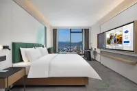 Xiangshan People's Square Hampton by Hilton Hotel