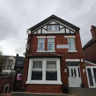 利茲OYO伍德維爾旅館 鄰近Central Village的酒店