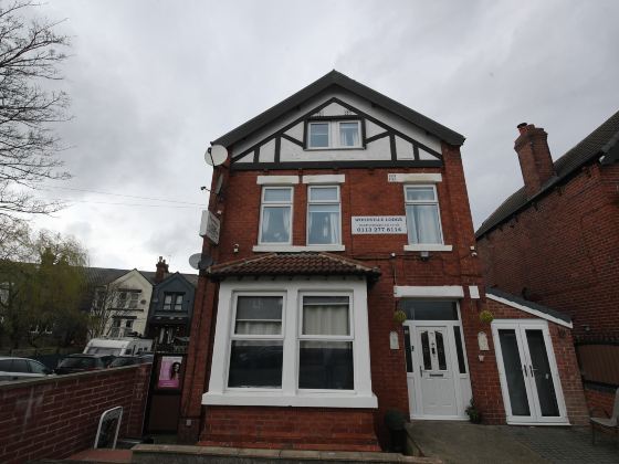 ウッドヴィル ロッジ リーズ フリー パーキング ダイレクト バス トゥ シティセンター