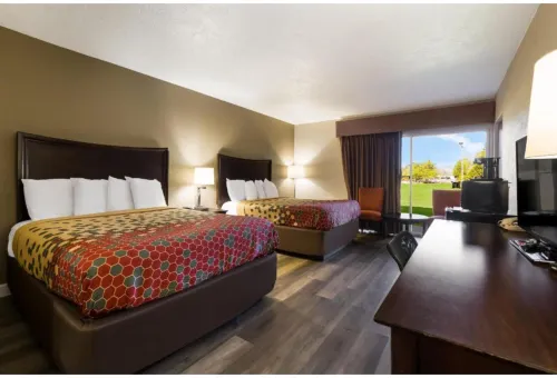 Perry Inn & Suites National Fairground I 75