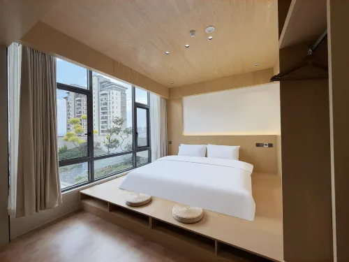 Yunqi Smart Hotel (Honghe Shiping Ancient City Confucian Temple)