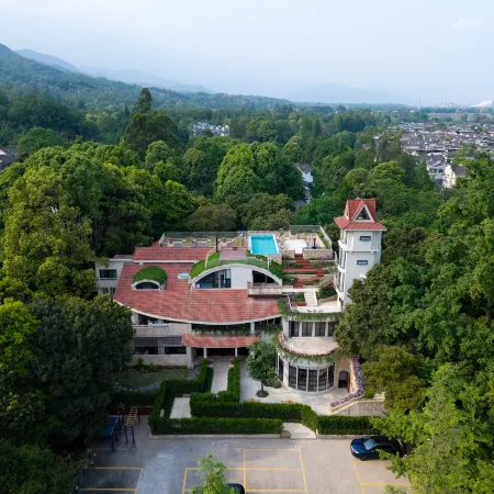 Qingcheng Huayu Hot Spring Mountain Residence