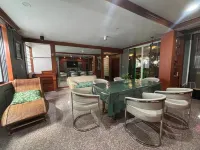 The Oasis on 8 Cozy Homestay & Café - Pensionat