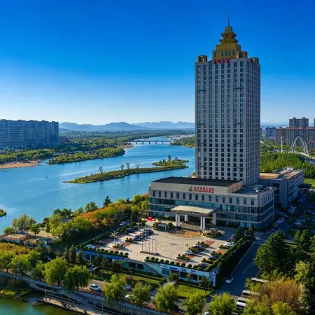 Yishui Longgang Hotel (Yishui River Bridge Scenic Spot)