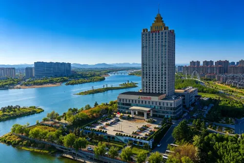 Yishui Longgang Hotel (Yishui River Bridge Scenic Spot)