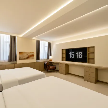 Floral Hotel · Nayoushan Boutique Inn (Yunding Market)