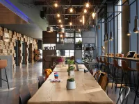 Moxy Edinburgh Hotels near EICC