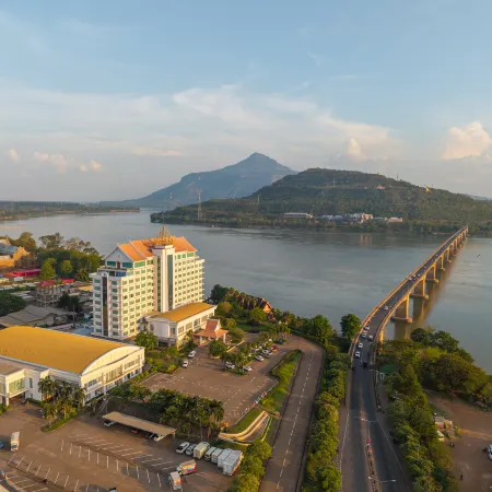 Champasak Grand Hotel Hotels in Pakxe