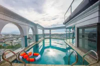 Elite Riverlight Boutique Hotel by Elite24 - Infinity Pools