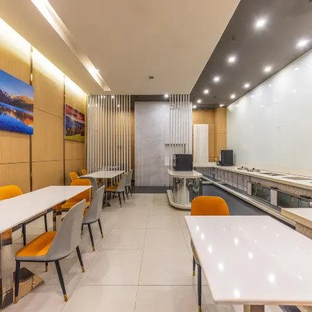 Huayue Hotel (Xining Wanda Plaza)