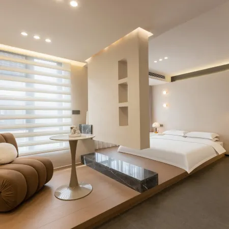 Four Seasons Art Homestay · FourSeasons (Zhujiajian Wugongzhi Pier Guanyin Faji)