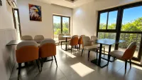 JUN YUE Hotel【Abuja No.8 Branch | Chinese-friendly | Three meals daily | 24-hour security patrol】