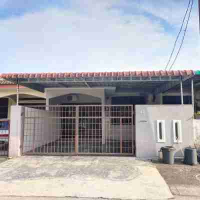 Sakura 2 Homestay Kampar by Sakura Homestay Hotel Exterior