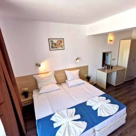 Largo Beach Hotel - All inclusive light - Promenade street - Best Location Sunny Beach