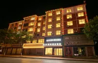 Xixia Shanshui Riverside Holiday Inn