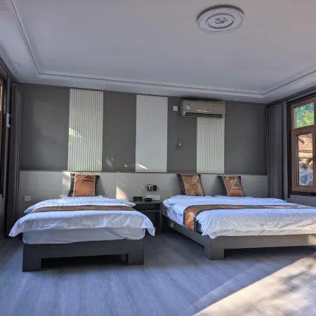 Linqiao Riverside Homestay
